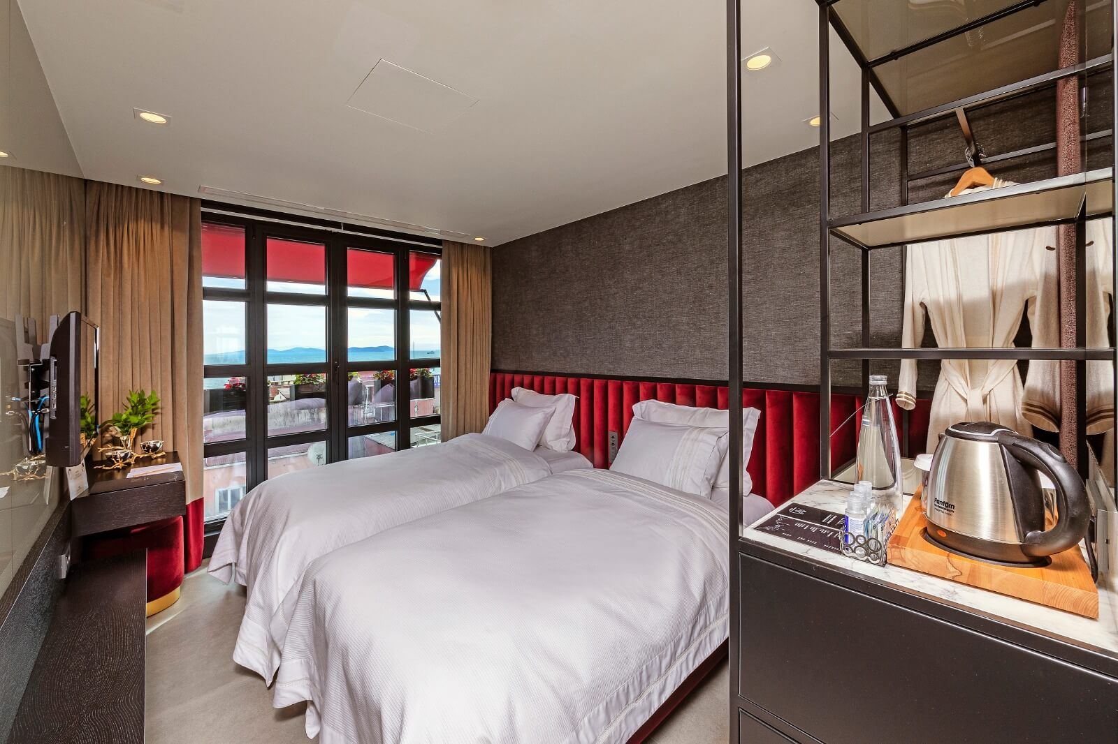 Standard Room / Sea View